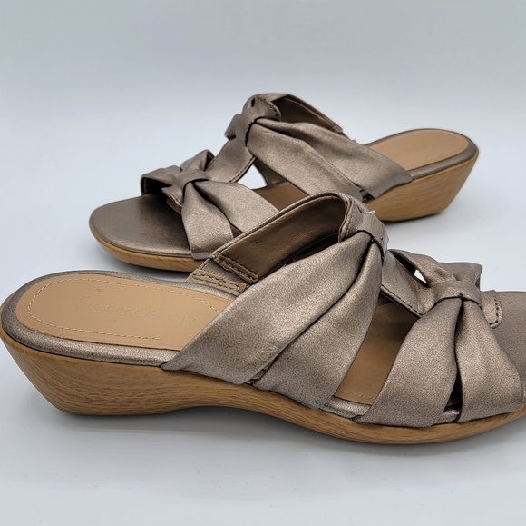 Eurostep Sheridan Metallic Low Wedge Leather Sandals Size 7 - Picture 8 of 14